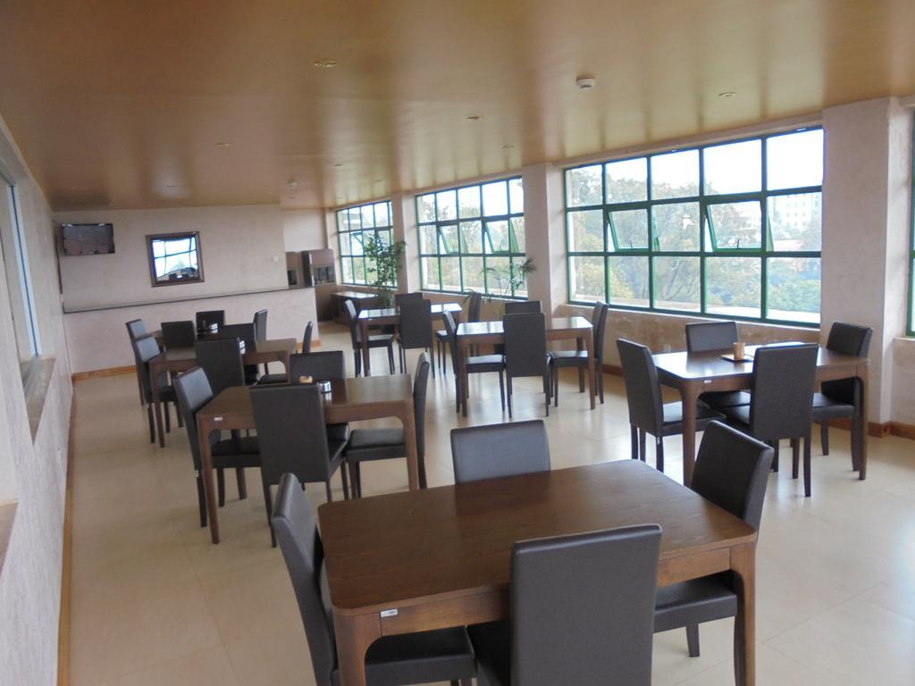 Golfview Serviced Apartmentsナイロビ エクステリア 写真
